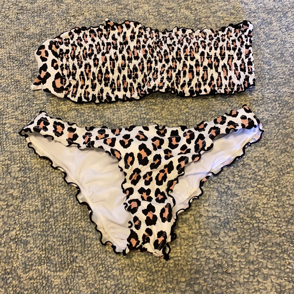 Strapless cheetah print bathing suit